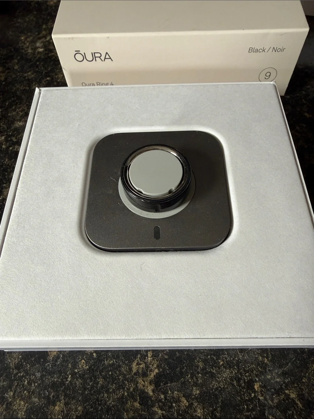 Oura Ring 4 Black with Silver Interior - Smart Health Ring